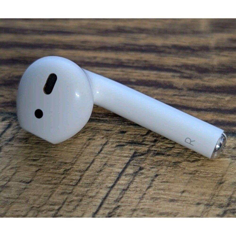 Genuine Apple AirPods 1st Gen Right Ear Only A1523 Replacement Earbud OEM